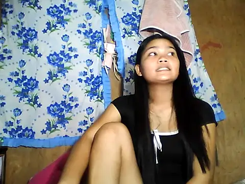 PinaySkinnyJust18 webcam