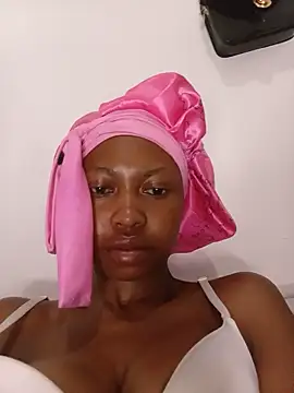 Sweethoneypot25 live cam on StripChat