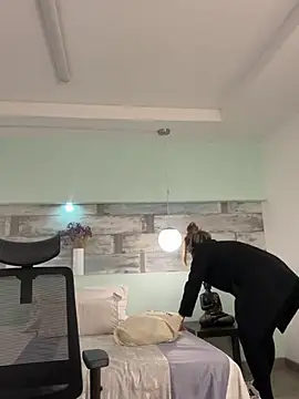 Emilia_Bakerr webcam