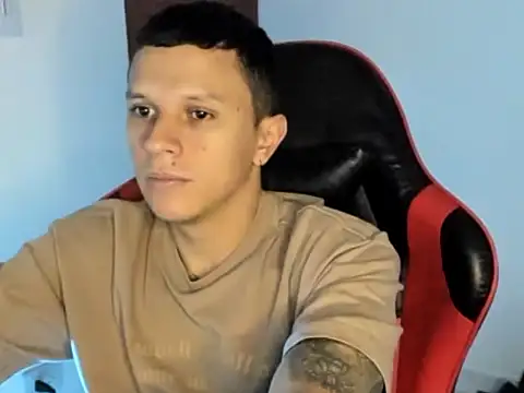 Masterdave7 live cam on StripChat
