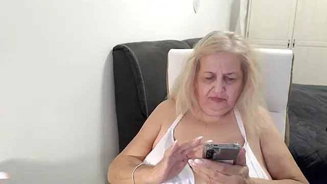 SusiLifeXXX webcam