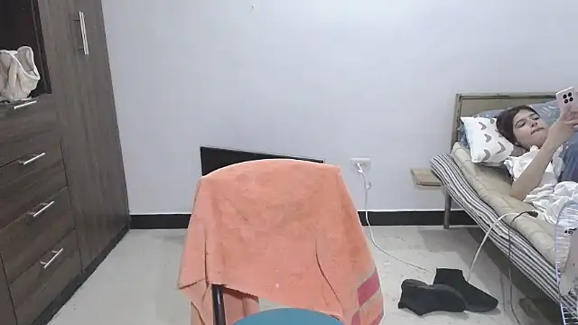 Mirage_Sertori live cam on StripChat