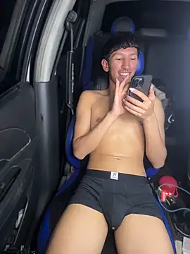 Noah-fire live cam on StripChat