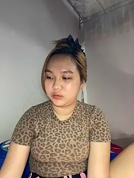 Almira6868 webcam
