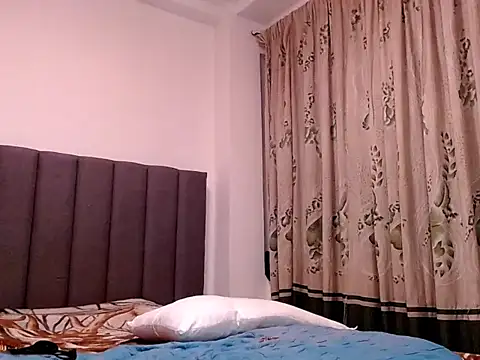 saara_johnson496 webcam