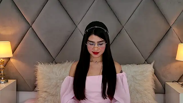 OliviaDiaz live cam on StripChat
