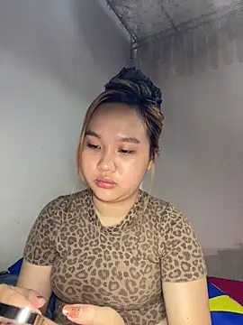 Almira6868 webcam