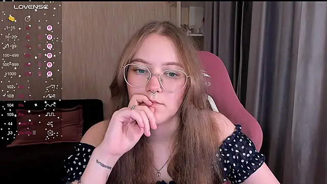 bunny_bubble live cam on StripChat