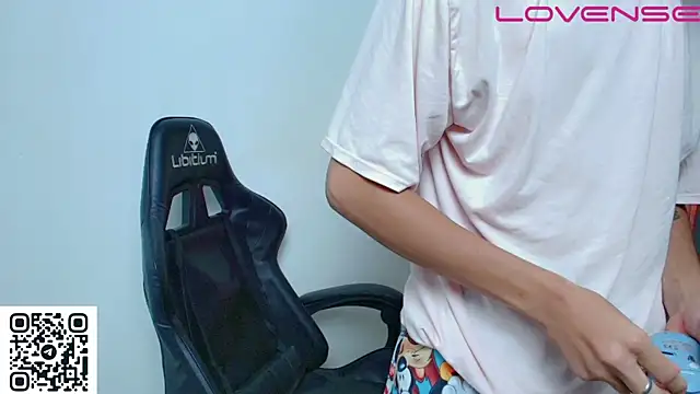 flaquito___ live cam on StripChat