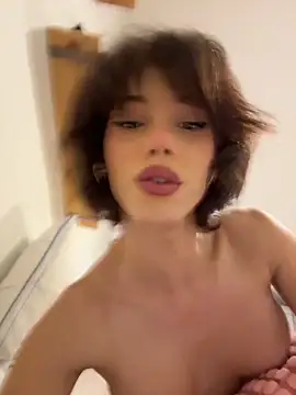 Nola - Trans webcam sex chat