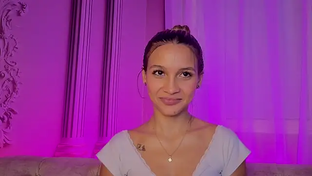 Carohorny4u webcam