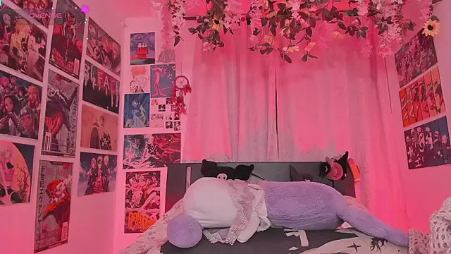 MissCurvyTop webcam
