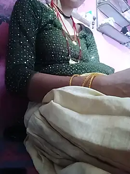 SpicyRoshni webcam