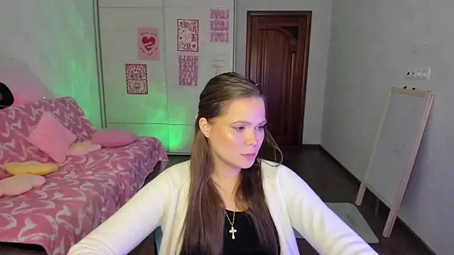 Kira_love_81 webcam