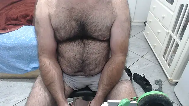 MysterBearMG webcam