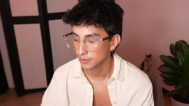 sweettaaron01 webcam