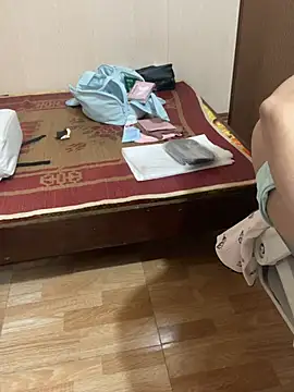 Mina048 webcam
