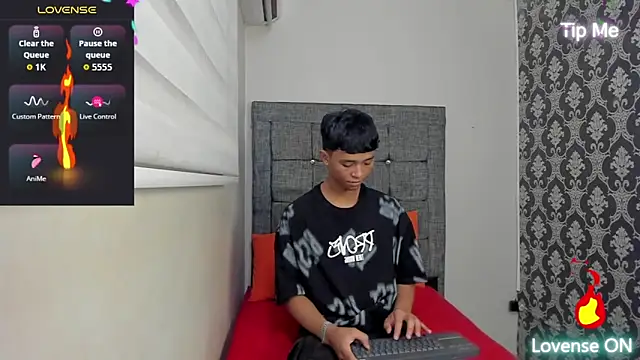 little_twink19x - Little_Twink19x's free webcam - UK Sex Cams