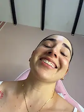 Vicky-Andrade live cam on StripChat