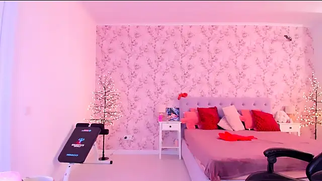 Hot_Molly5 live cam on StripChat