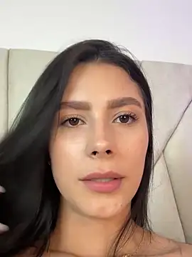 oficialaura - Oficialaura's free webcam - UK Sex Cams