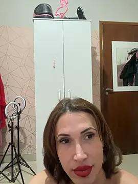 Irresistible24 webcam