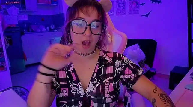 Celeste_Bauman webcam