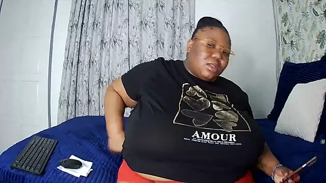DAIRYBELLELIZxx webcam
