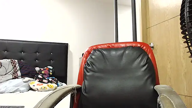 kylie_switch2 webcam