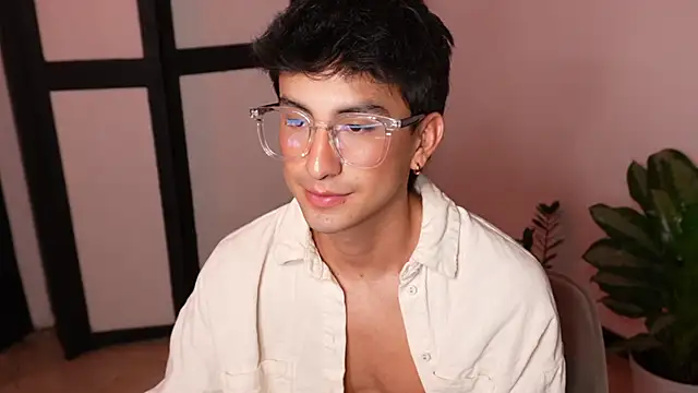 sweettaaron01 webcam