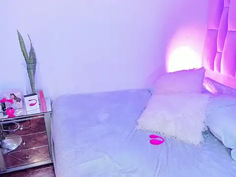 nicolebrunett webcam