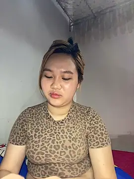 Almira6868 webcam
