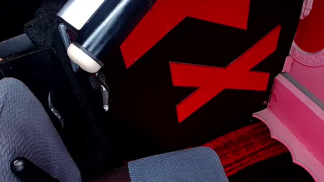 abrilbigcock live cam