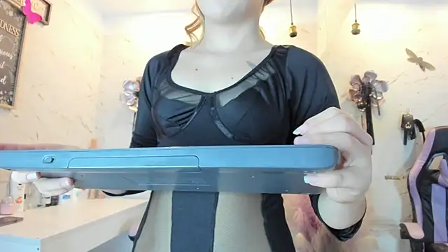 Natasha-Adams webcam