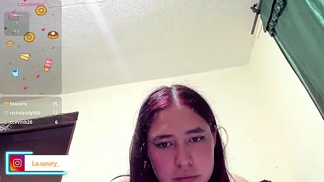 Lau_xury webcam