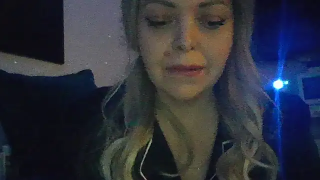 BellaaKiss webcam