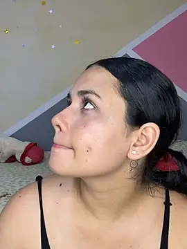 Leyna_Kenet webcam