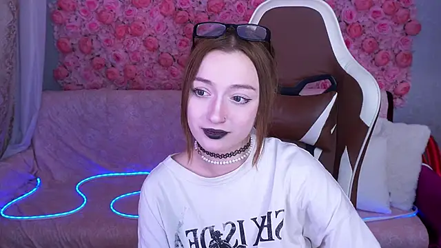 LizzaMoonn webcam
