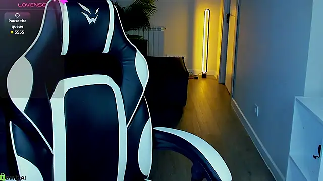 Leslie_Scott webcam