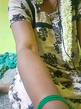 tamil_kanaka live cam on StripChat