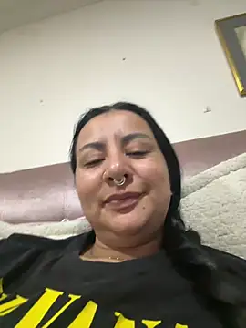Abril_Luv live cam on StripChat