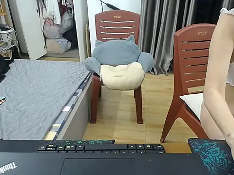 Maia_9999 webcam
