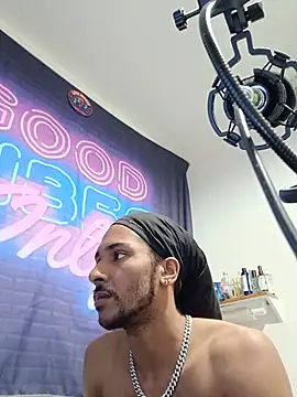 Mikaaa97 live cam