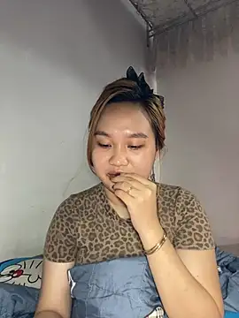 Almira6868 live cam on StripChat