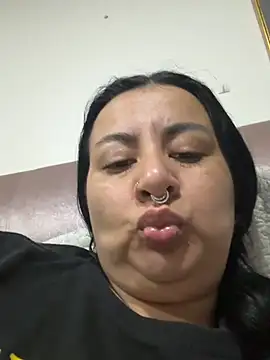 Abril_Luv webcam