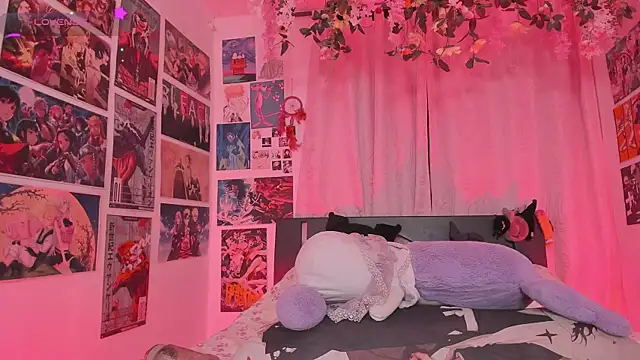 MissCurvyTop webcam