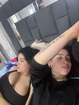 Luisa_ale live cam on StripChat