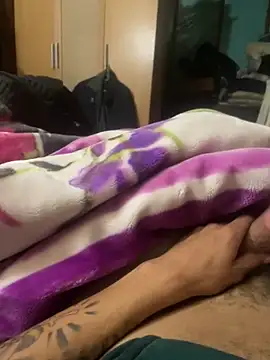 iRealYFuckGood webcam