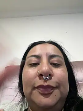Abril_Luv webcam
