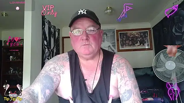kinkyblueyes69 - KINKYBLUEYES69's free webcam - UK Sex Cams